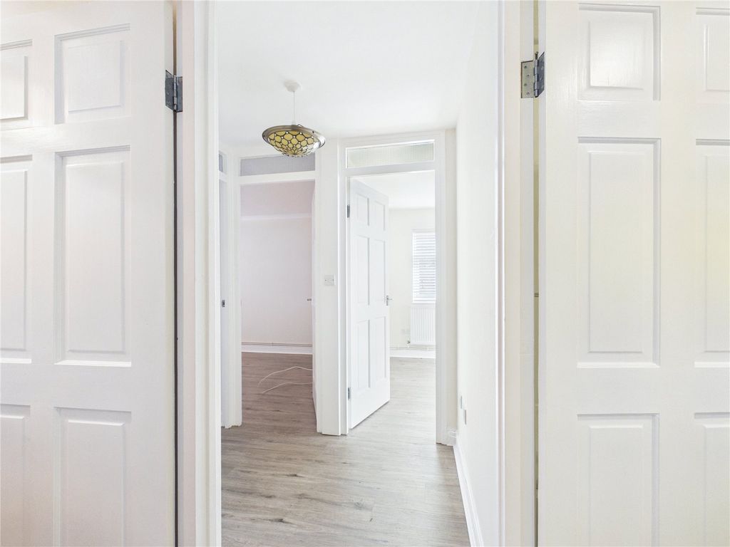 Property photo 2 of 10 Picture No. 15