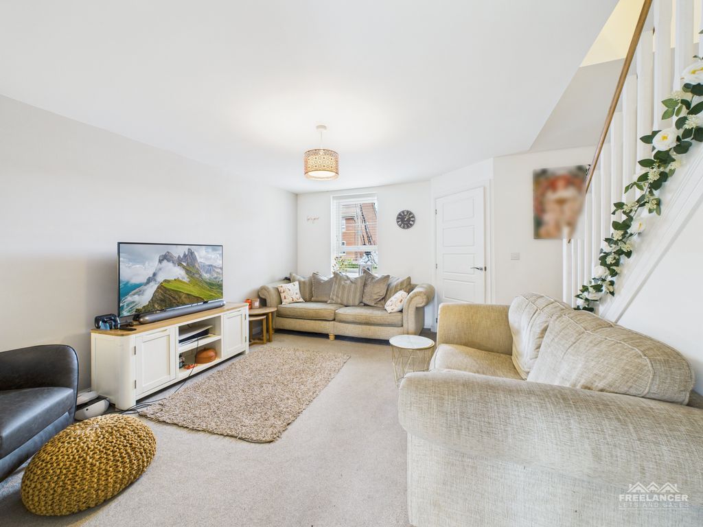 Property photo 3 of 14 Living Room v2