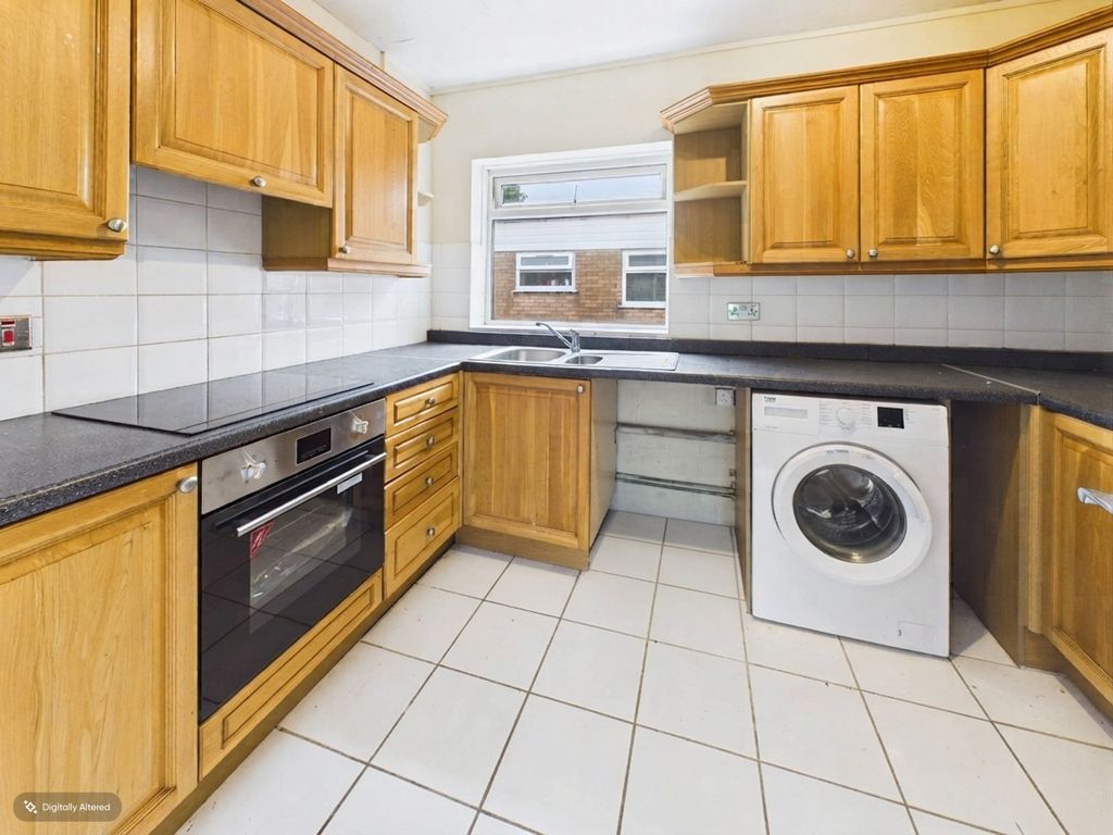 Property photo 3 of 19 Cam03830G0Pr0424Still0020011