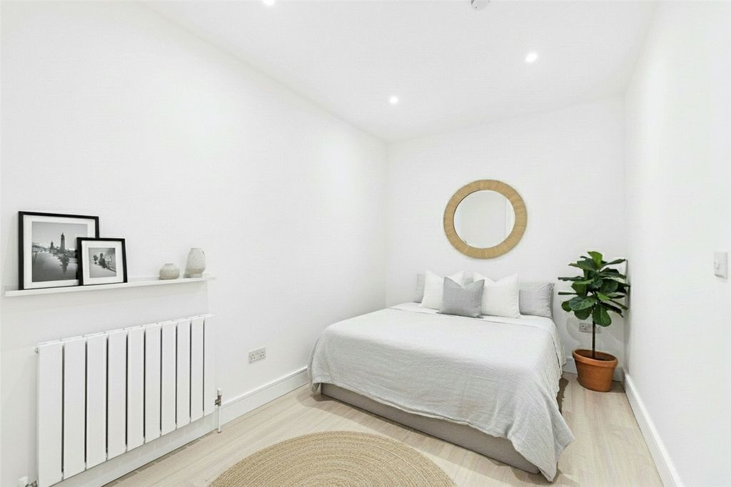 Property photo 3 of 4 Picture No. 02