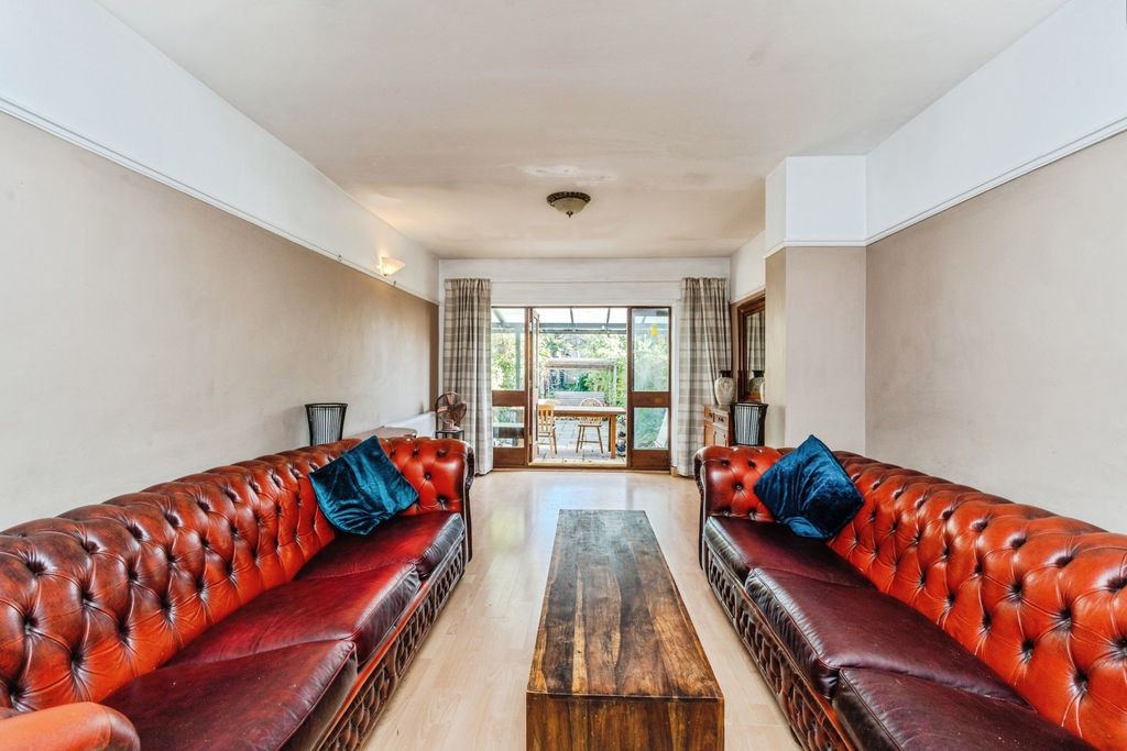 Property photo 3 of 27 Pbox-Img.Jpg