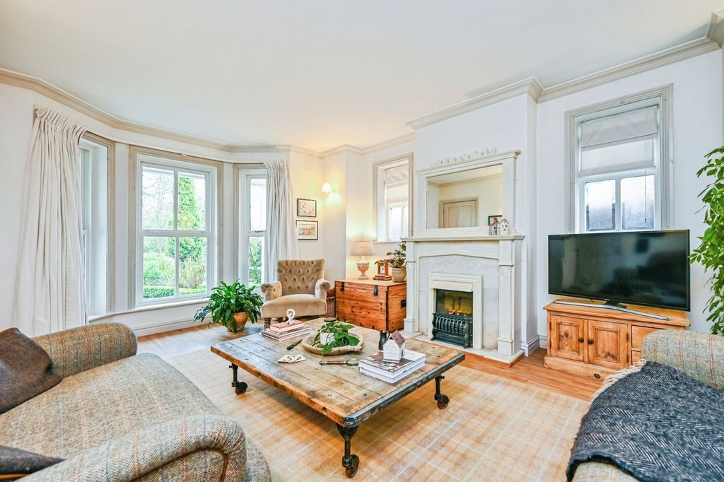 Property photo 2 of 22 Pbox-Img.Jpg