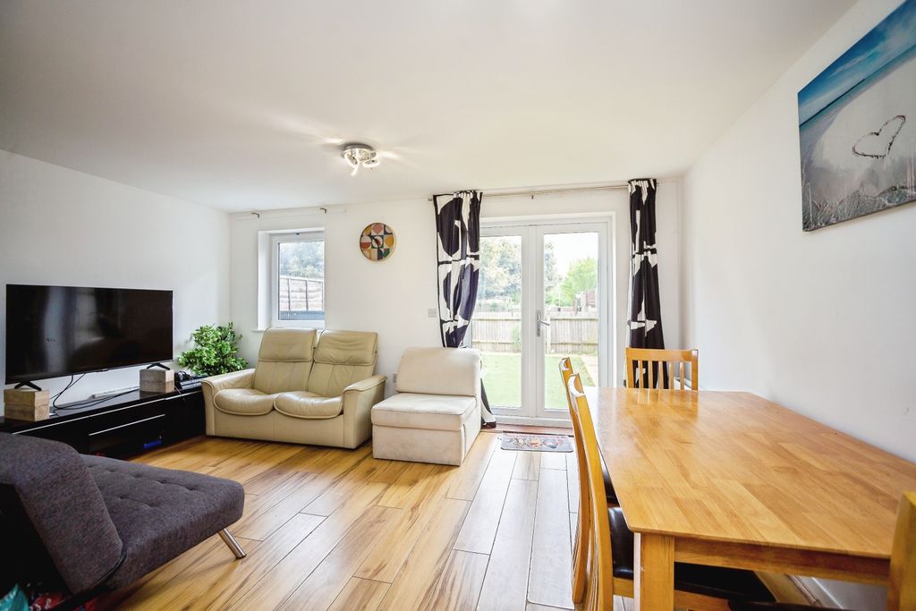 Property photo 1 of 15 Lounge/Dining Room