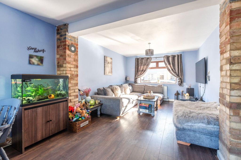 Property photo 3 of 14