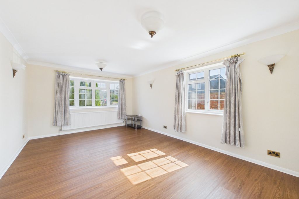 Property photo 3 of 15 Picture No. 06
