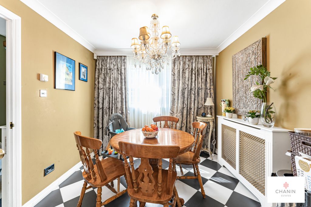 Property photo 3 of 18 16_52455_Watermarked