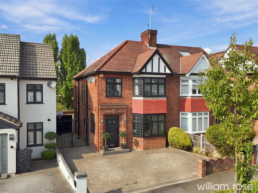 Property photo 1 of 20 6_001_Dji_20260929140425_0345_d_Reedit_5d108281.Jp