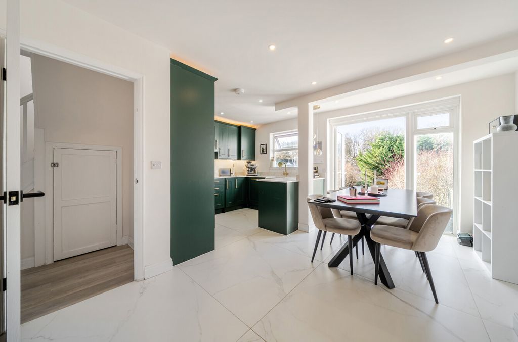 Property photo 2 of 17 1425764-12-69B151...