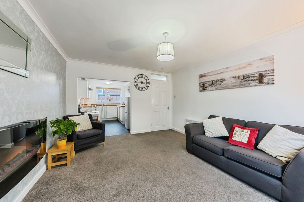 Property photo 3 of 16 Pbox-Img.Jpg