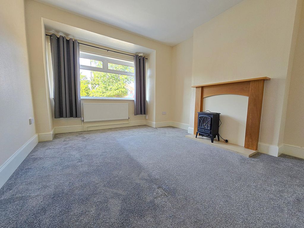 Property photo 2 of 17 Living Room