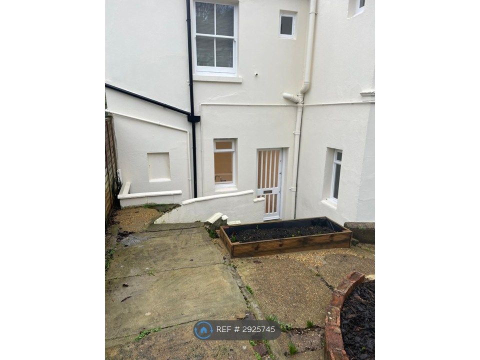 Property photo 1 of 11 Private Entrance