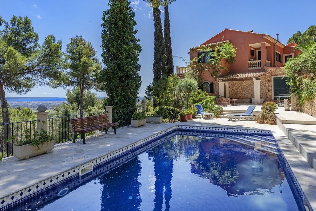 Property photo 2 of 20 Exterior And Pool (2)