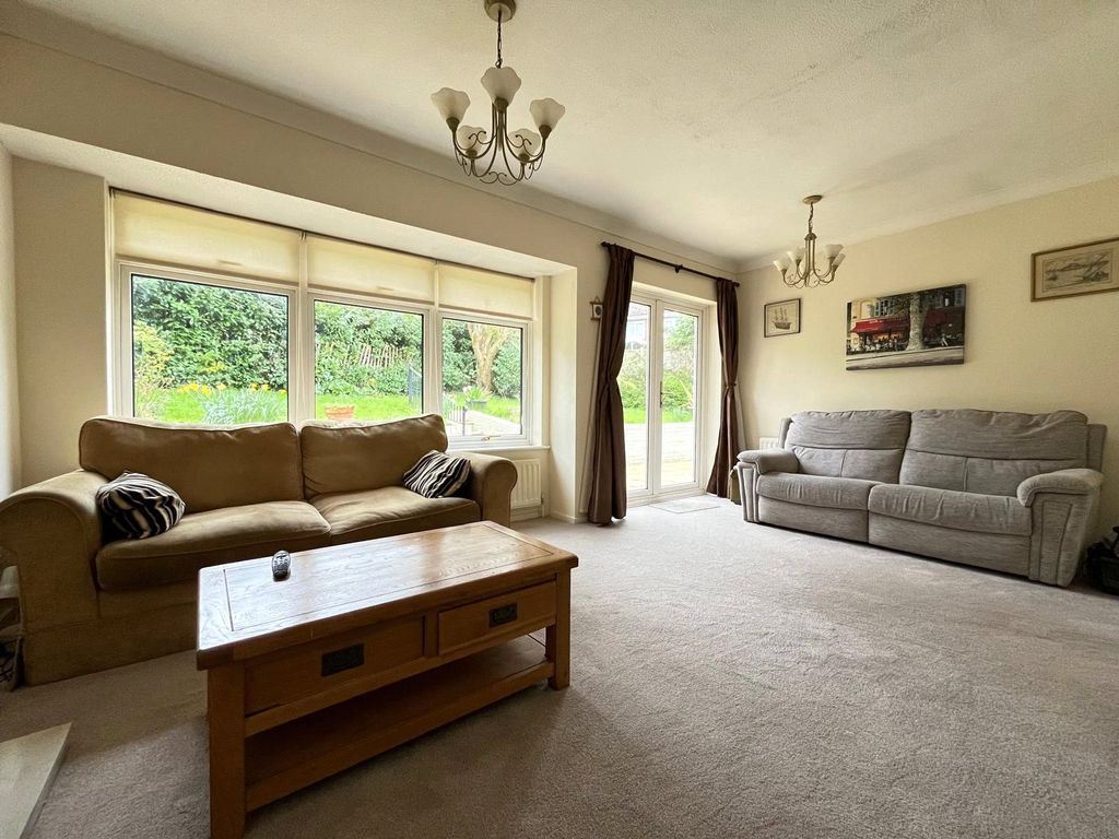 Property photo 2 of 12 Picture No. 19