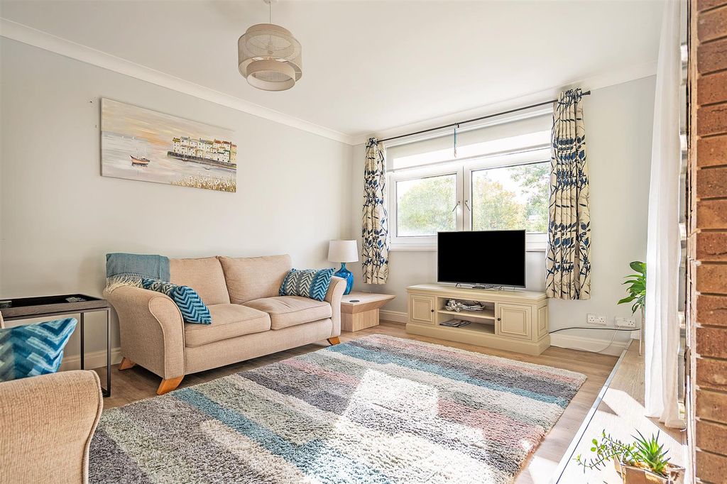 Property photo 2 of 11 25 Riverside_6.Jpg