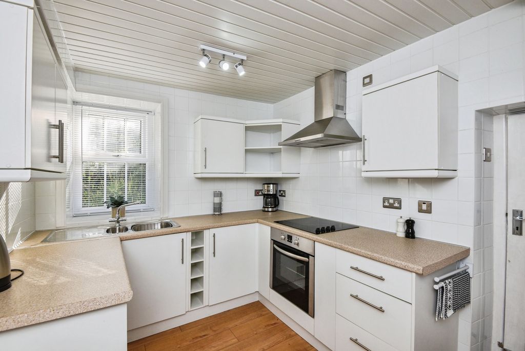 Property photo 3 of 19 Pbox-Img.Jpg