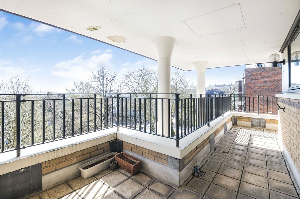 Property photo 2 of 25 Balcony