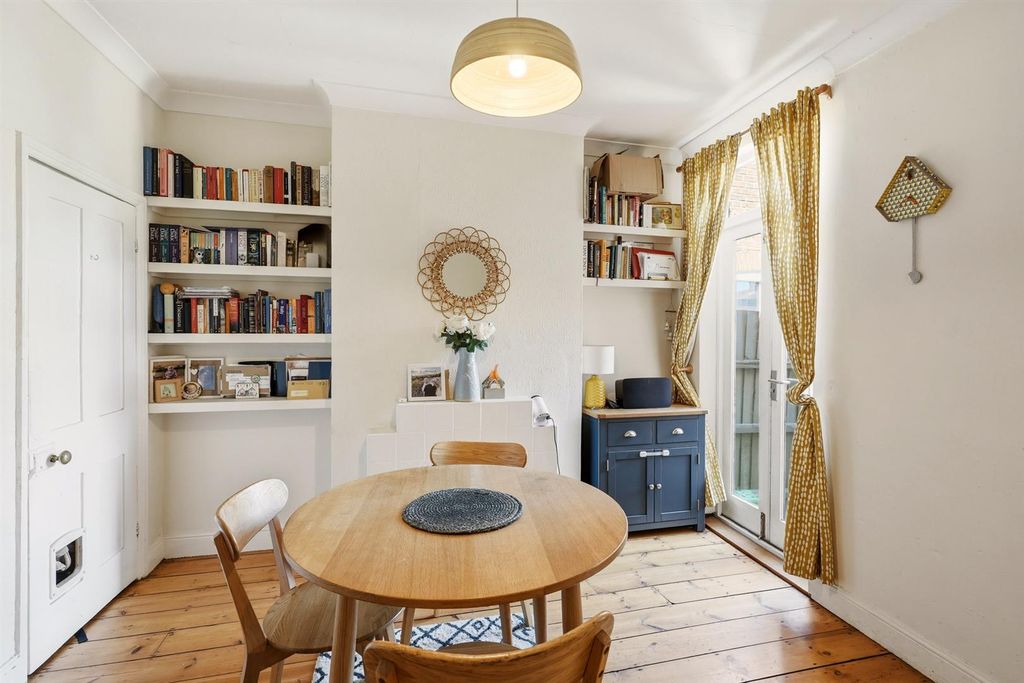 Property photo 3 of 13 20-Onleyst-005.Jpg