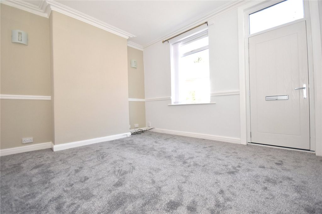 Property photo 3 of 16 Picture No. 13