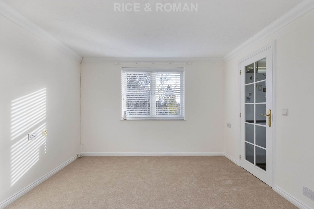 Additional image 4 of 1 bed flat for salePassfield Lodge, Lightwater GU18