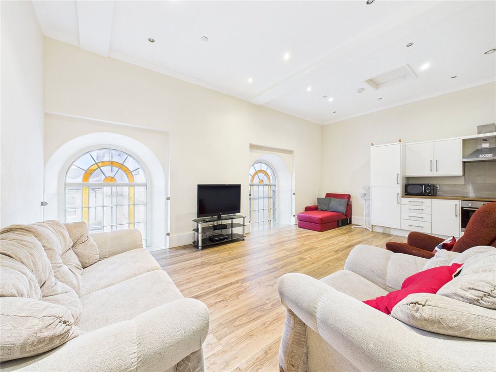 Property photo 1 of 9 Picture No. 06