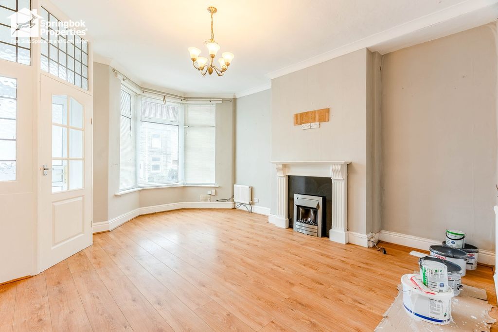 Property photo 2 of 19 2
