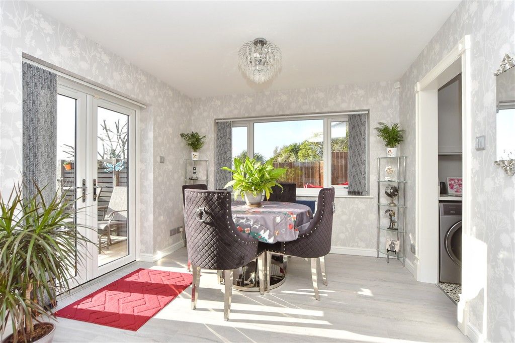 Property photo 1 of 15 Lounge/Diner