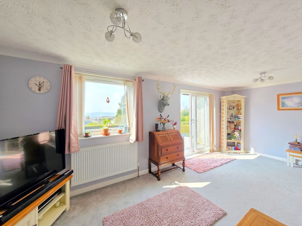 Property photo 2 of 19 4983482