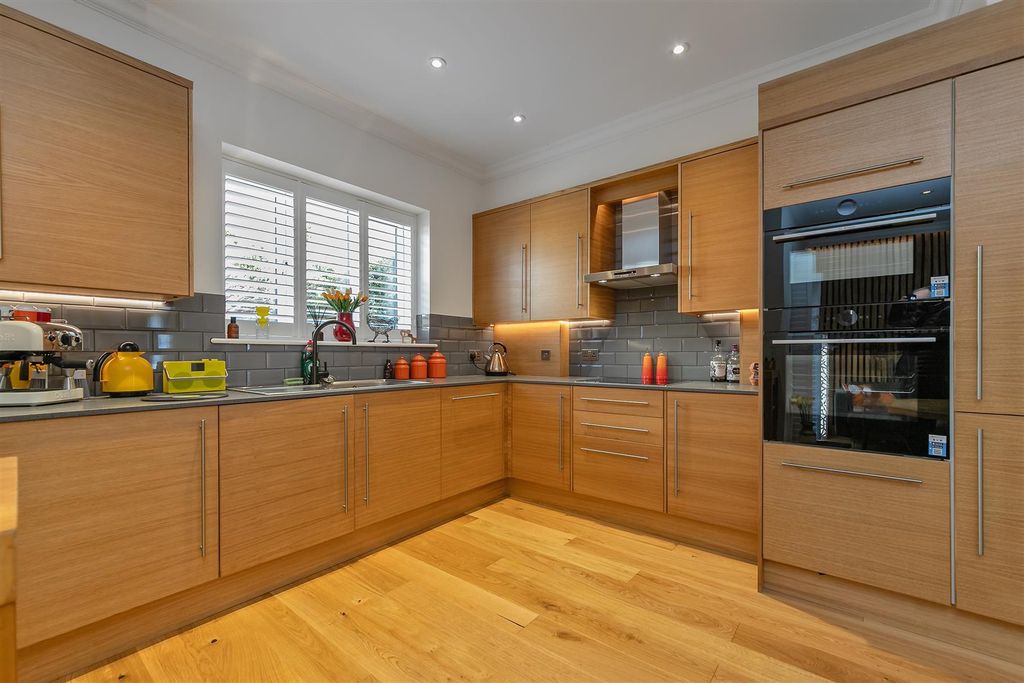 Property photo 2 of 24 8Grangestreet-32.Jpg