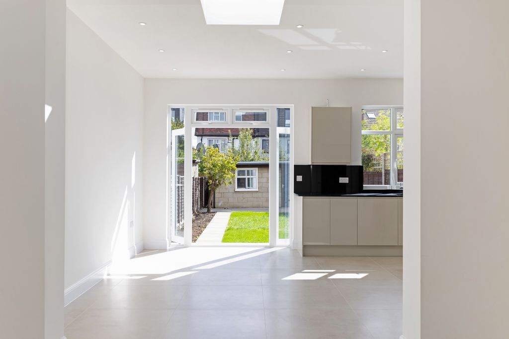 Property photo 3 of 16 97905_