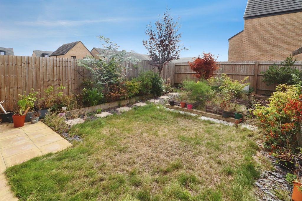 Property photo 2 of 20