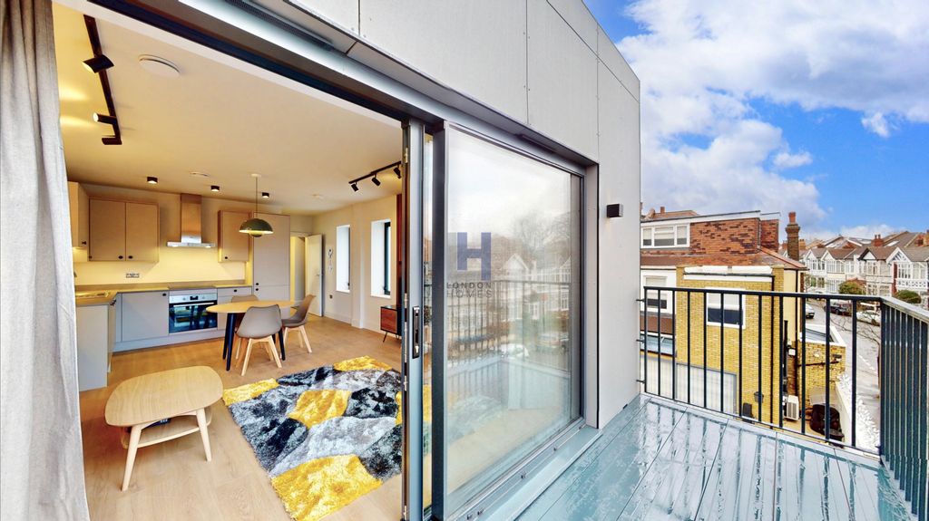 Property photo 1 of 8