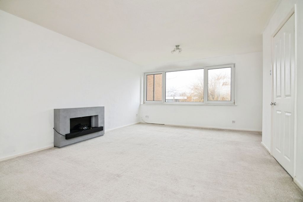 Property photo 2 of 18 Pbox-Img.Jpg