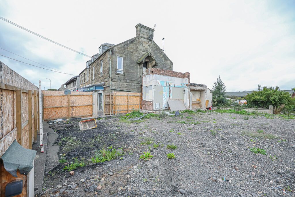 Property photo 3 of 24