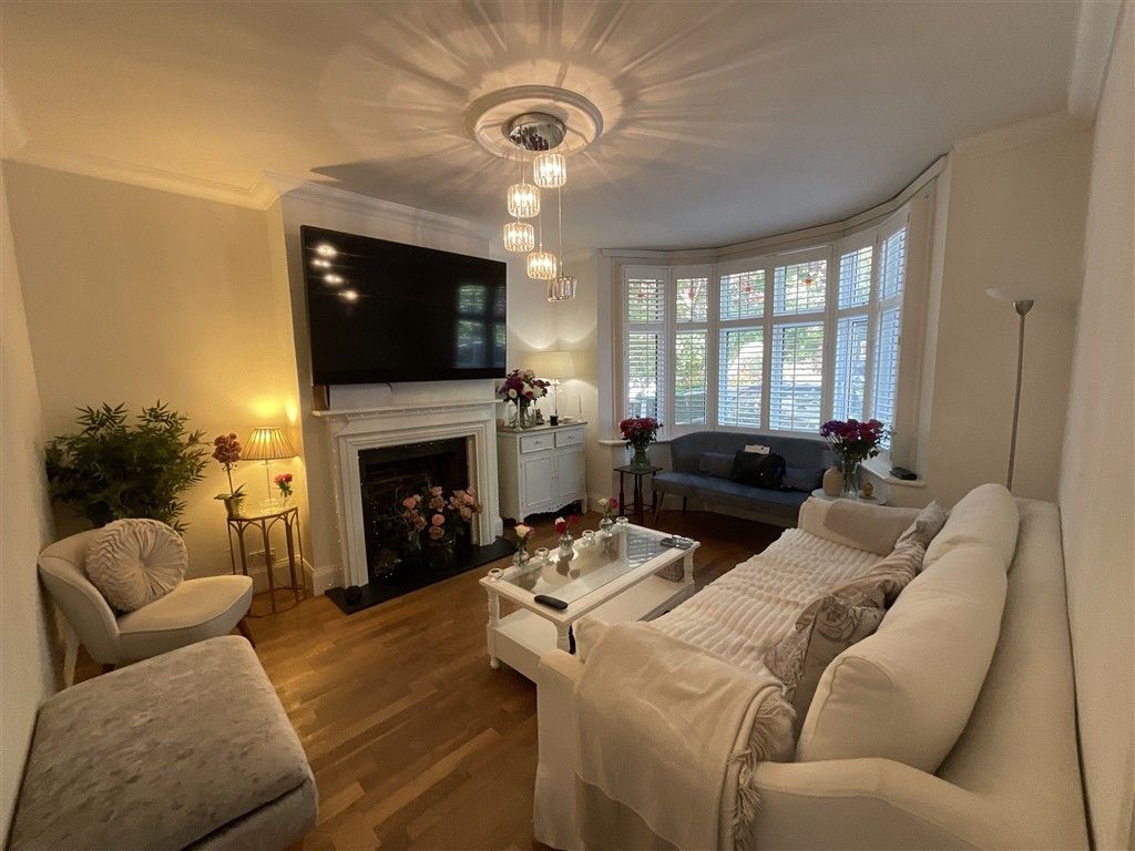 Property photo 1 of 6 Lounge