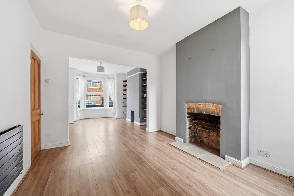 Property photo 2 of 12 Picture No. 15