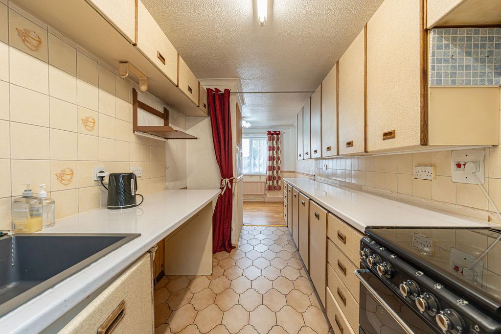 Property photo 2 of 38