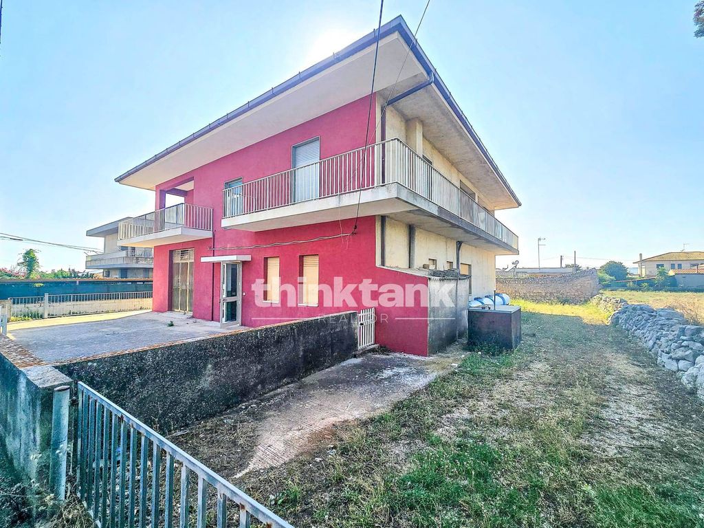 Property photo 2 of 40