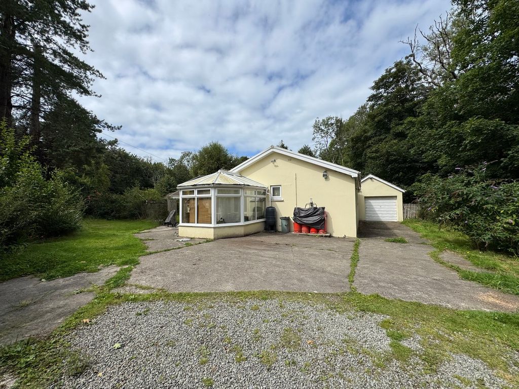 Property photo 3 of 28
