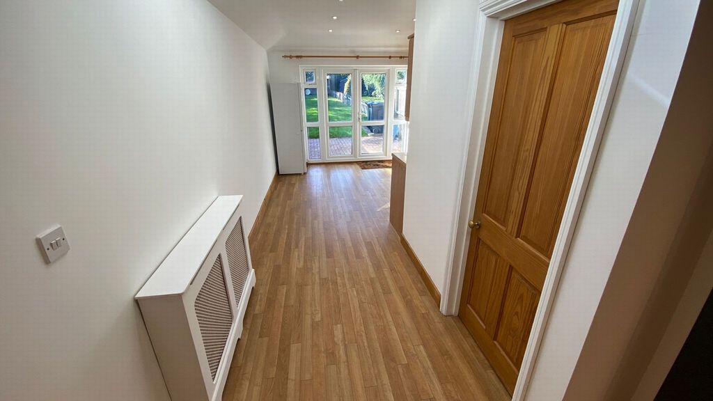 Property photo 2 of 15 Photo 4