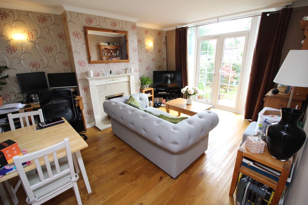 Property photo 2 of 7