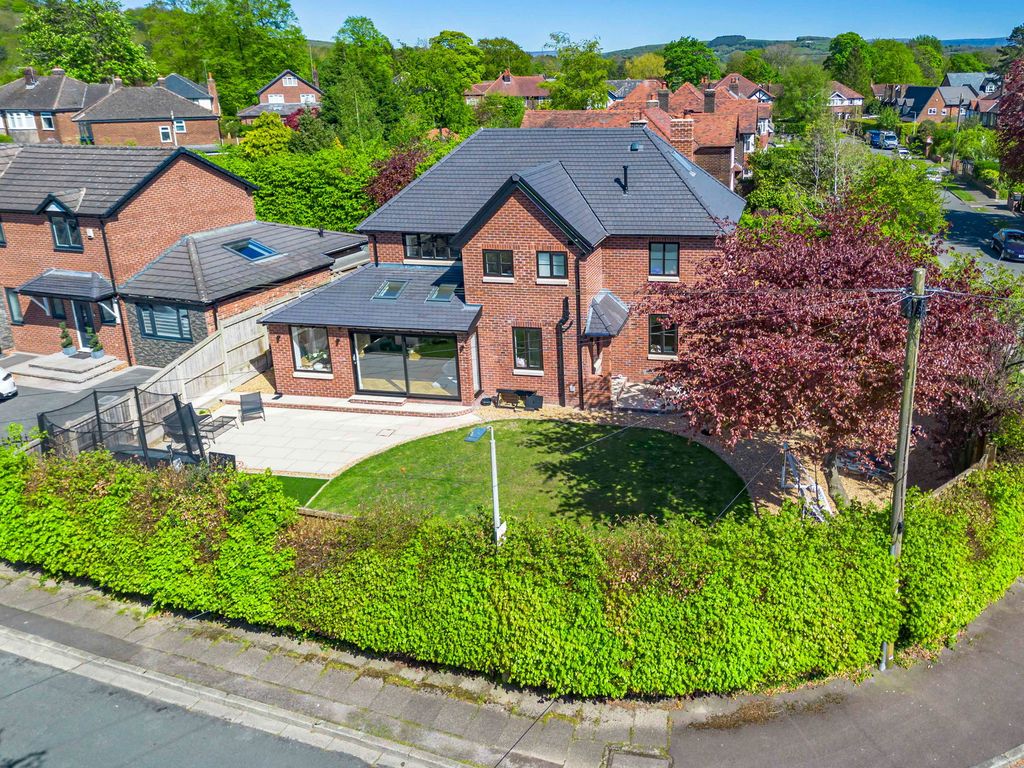 Property photo 2 of 45