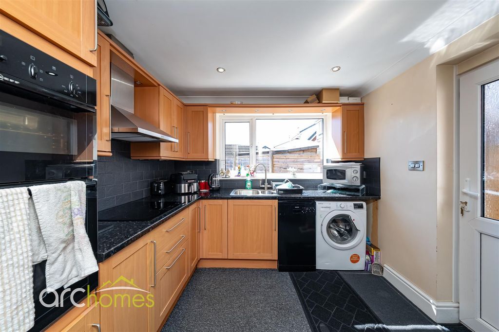 Property photo 3 of 27 Chanters-19.Jpg