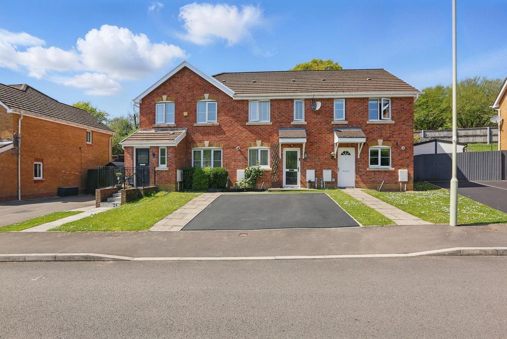 Property photo 1 of 25