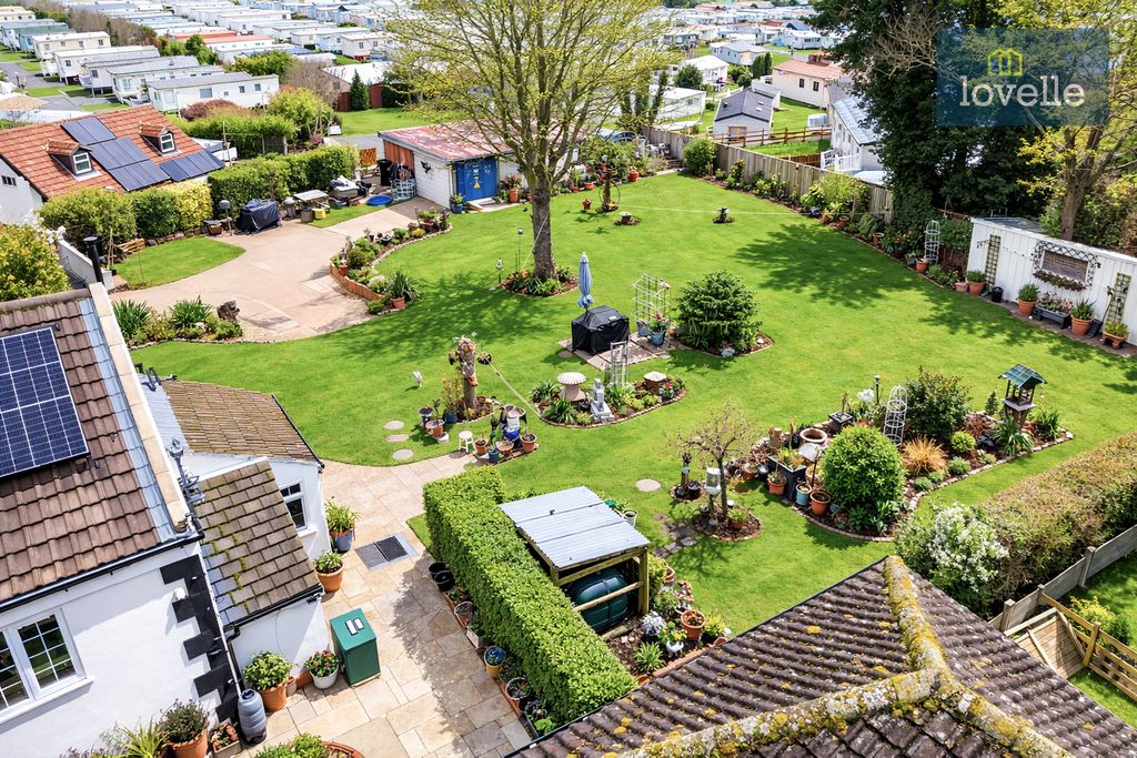 Property photo 2 of 24