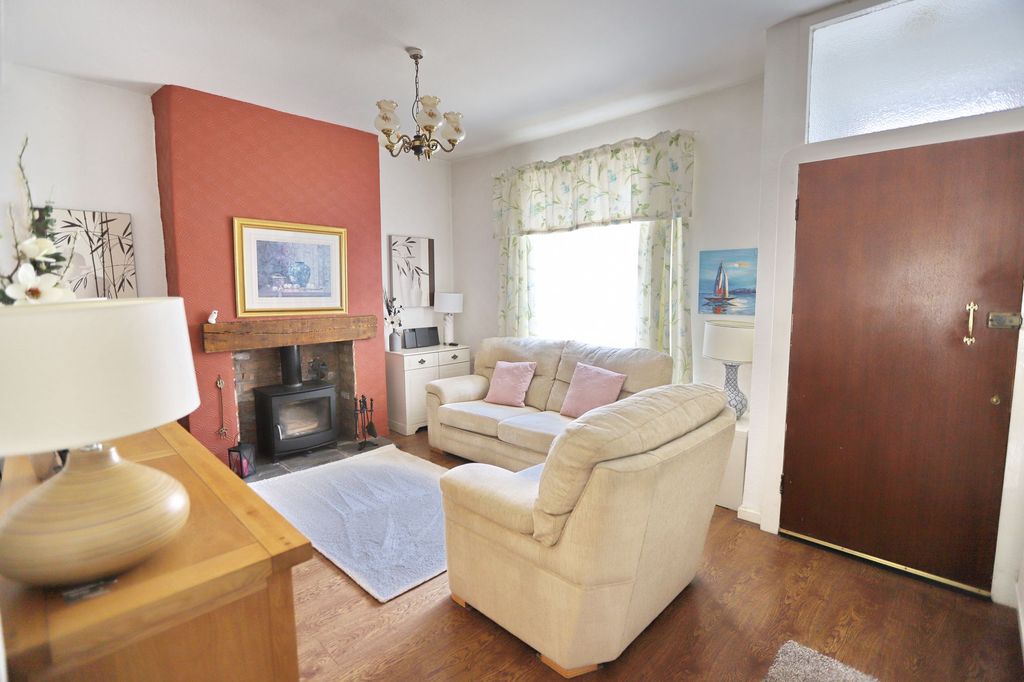 Property photo 3 of 16