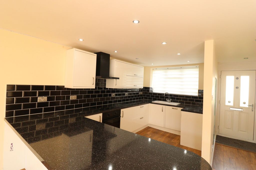 Property photo 2 of 10 Picture No. 19