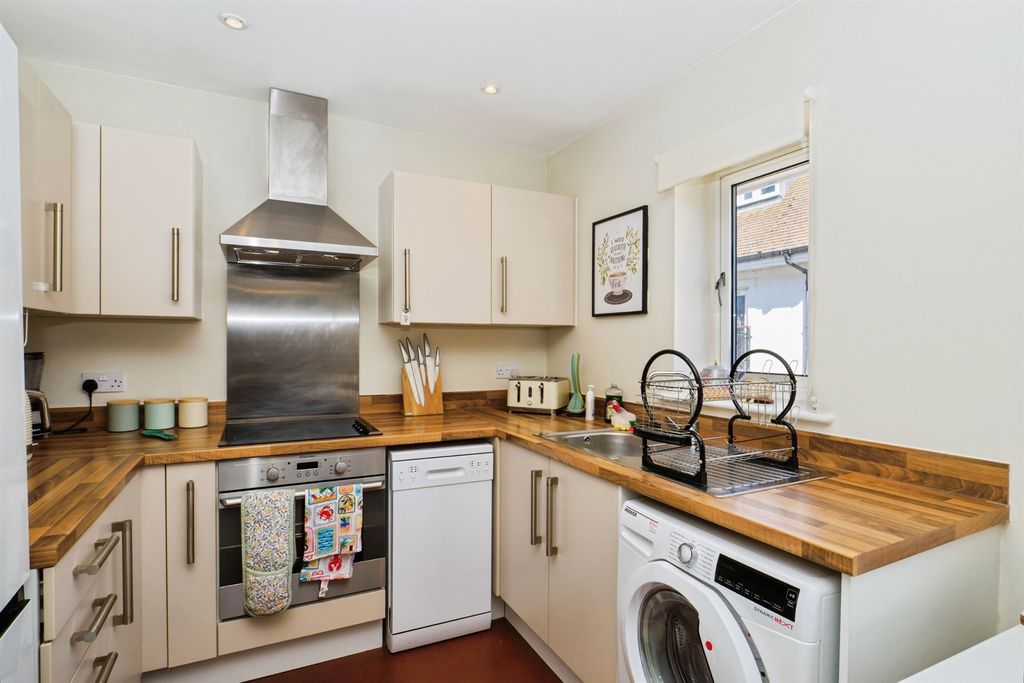 Property photo 3 of 16