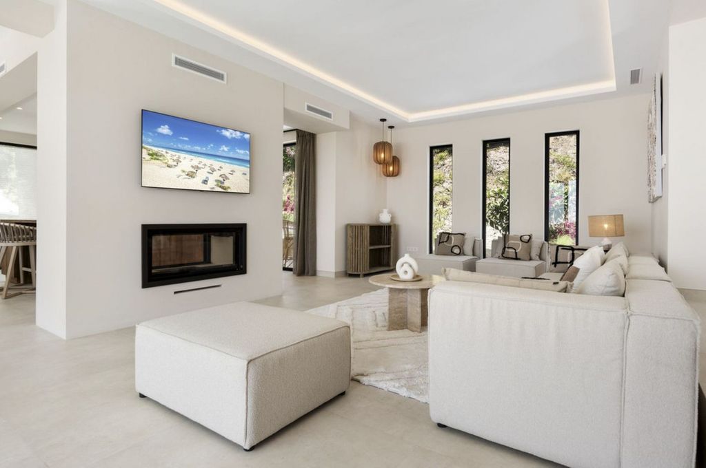 Property photo 3 of 22