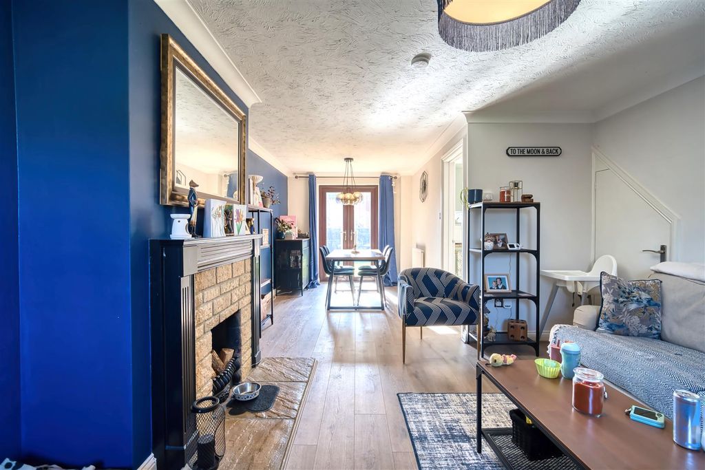 Property photo 3 of 10 Sitting Room