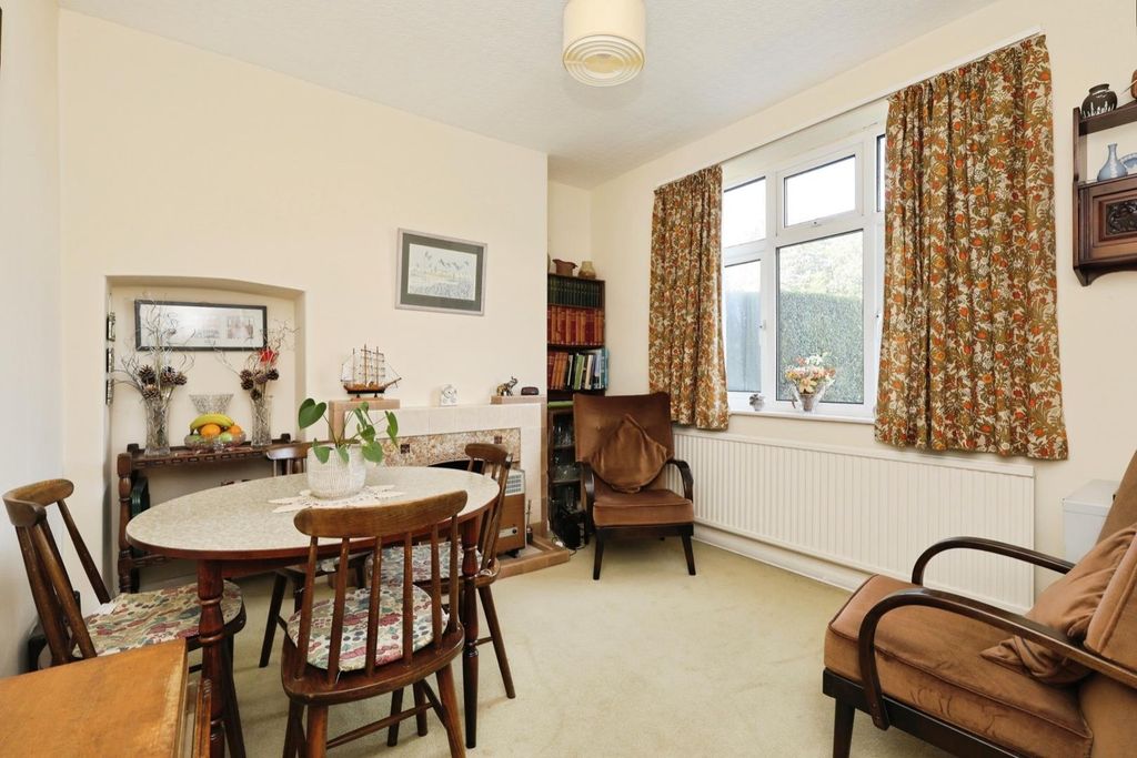 Property photo 3 of 26 Dining Room